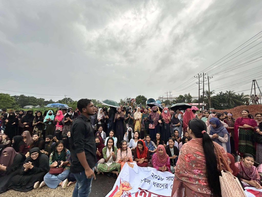 কুবি শিক্ষার্থীদের আন্দোলনে পুলিশি হামলা, আহত ২০