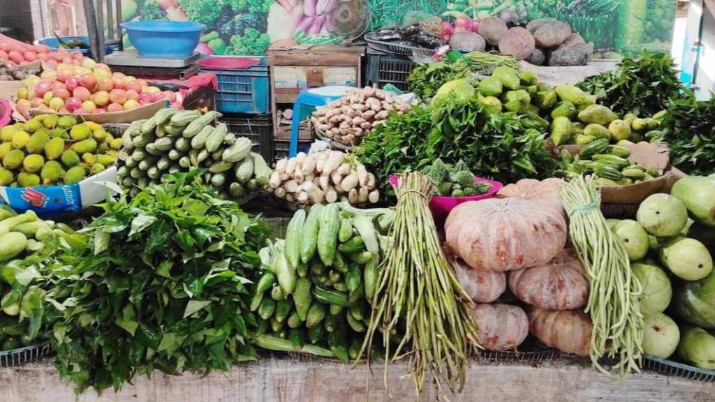 মৌলভীবাজারে সবজির বাজার নাগালের বাহিরে