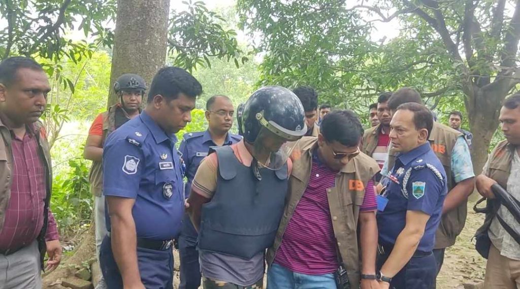 চাঁপাইনবাবগঞ্জে আ.লীগ নেতা হ'ত্যা মামলার ৪ আসামী গ্রেপ্তার