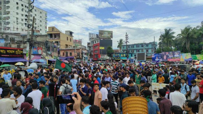 যশোরে অবরোধ, বেনাপোলের সাথে সারাদেশের যোগাযোগ বন্ধ