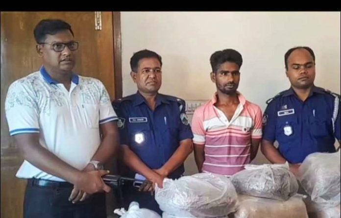 ঈশ্বরদীতে ২২ কেজি গাঁ'জাসহ দুই মাদক ব্যবসায়ী আটক