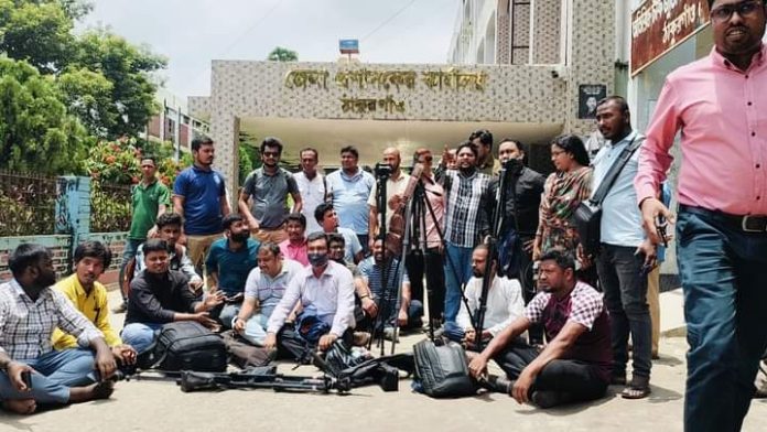 ঠাকুরগাঁওয়ে শ্রম ও কর্মসংস্থান মন্ত্রীর অনুষ্ঠান বয়কট করলেন সাংবাদিকরা
