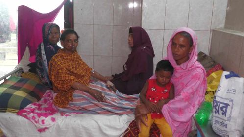 যৌতুক না পেয়ে স্ত্রীর গায়ে আগুন দিলেন স্বামী