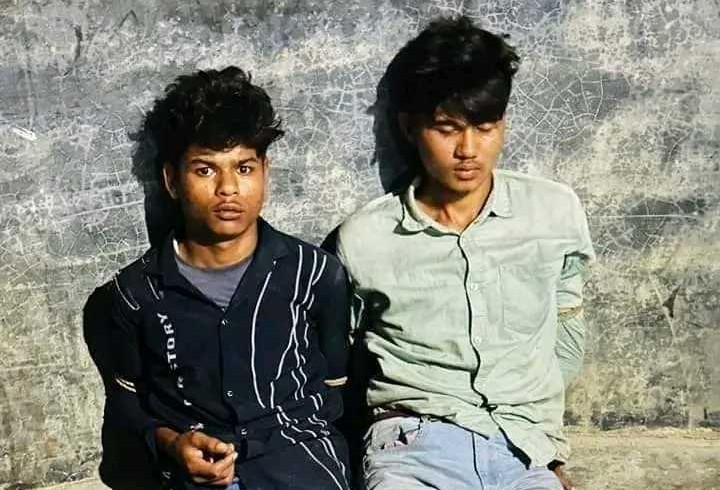 কুড়িগ্রামে ছাত্রদের অভিযানে ২৫ কেজি গাঁজাসহ আটক ২