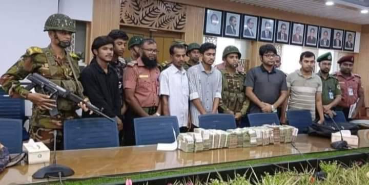 নরসিংদীতে শিক্ষার্থীদের হাতে ৮৮ লক্ষ ৫০ হাজার টাকাসহ প্রাইভেটকার আটক