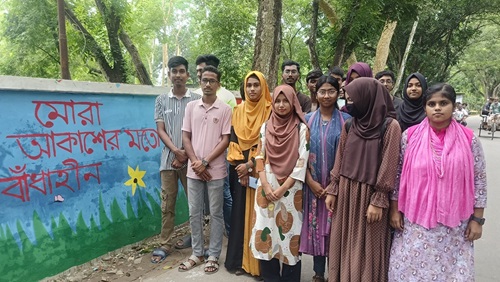 দৃষ্টিনন্দন গ্রাফিতি চিত্রে আদমদীঘি উপজেলা শহর
