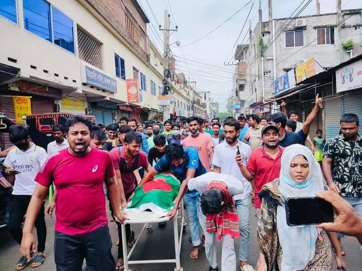পাবনায় গু'লিবিদ্ধ হয়ে ৩ জন নি'হ'ত
