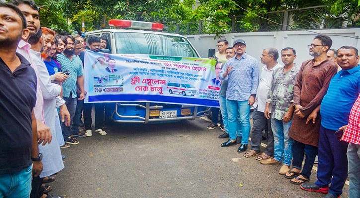বন্যা দুর্গত এলাকায় ফ্রি এম্বুলেন্স সেবা ও হট লাইন চালু করলেন ডা. শাহাদাত