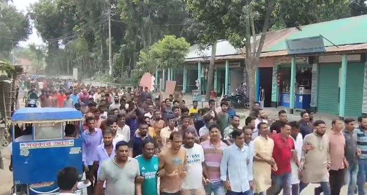শেখ হাসিনার বিচারের দাবিতে কুড়িগ্রামে বিএনপি'র ৩ অঙ্গসংগঠনের বিক্ষোভ মিছিল