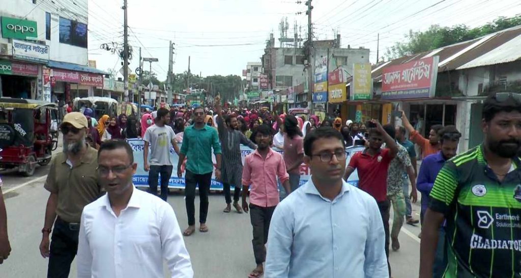 নীলফামারীতে সাধারণ শিক্ষার্থী ও সর্বস্থরের জনগণের বিজয় মিছিল