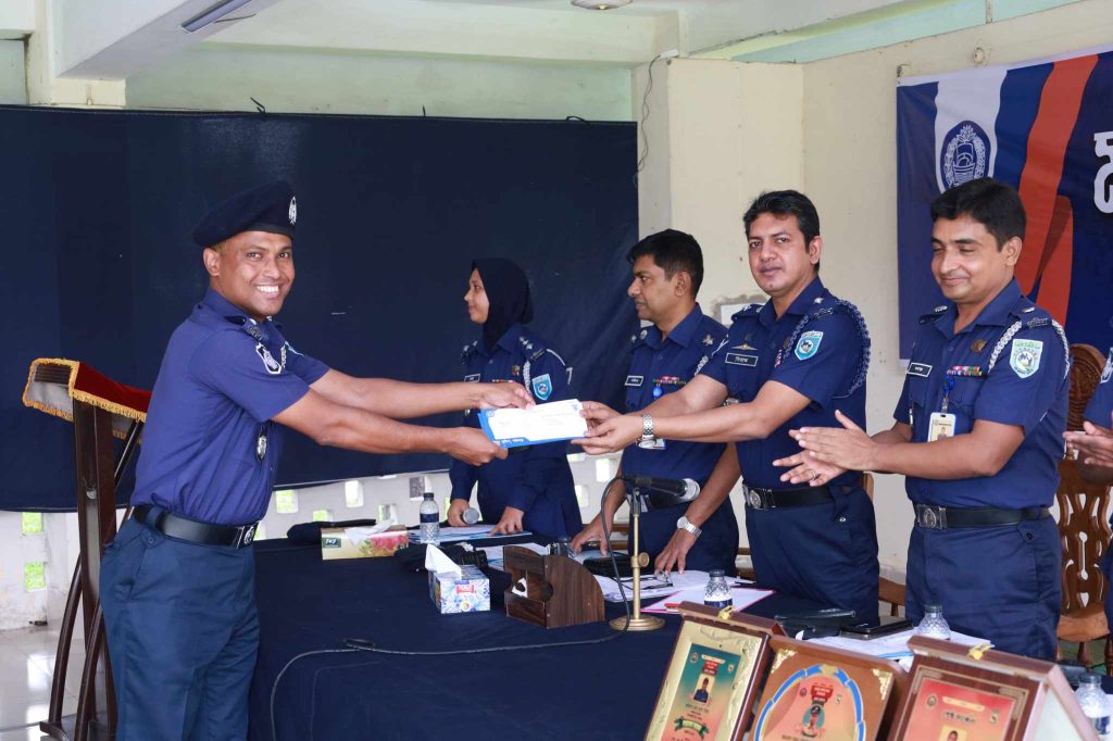 সার্বিক কর্ম মুল্যায়নে পঞ্চগড় জেলায় আবারো বোদা থানা শ্রেষ্ঠ