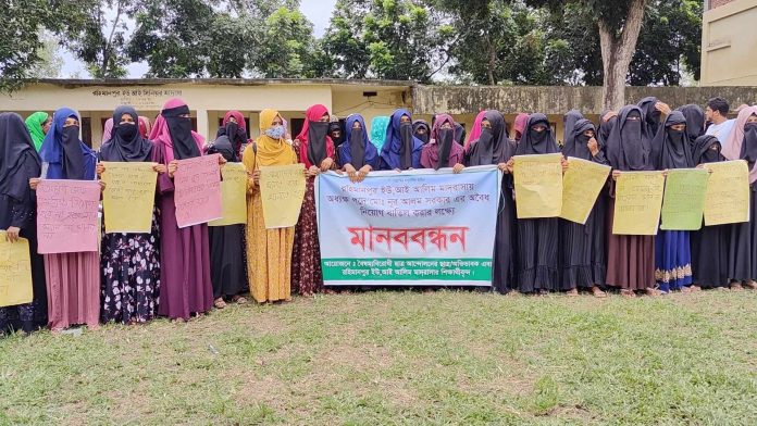 ঠাকুরগাঁওয়ে মাদ্রাসার অধ্যক্ষের পদত্যাগের দাবি