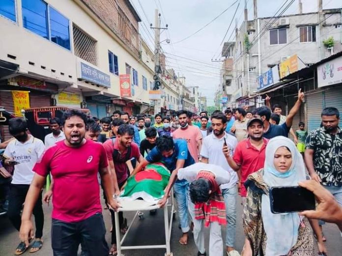 পাবনায় গু'লিবিদ্ধ হয়ে ৩ জন নি'হ'ত