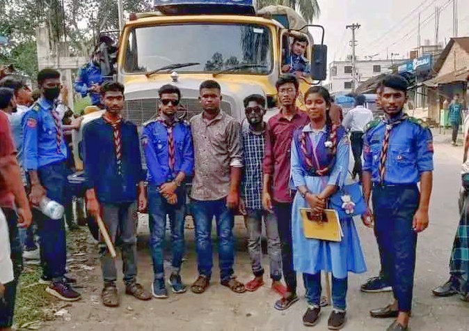 কুড়িগ্রামে ট্রাফিক শিক্ষার্থীদের অভিযানে ৫০০ গ্রাম গাঁ'জাসহ আটক ২