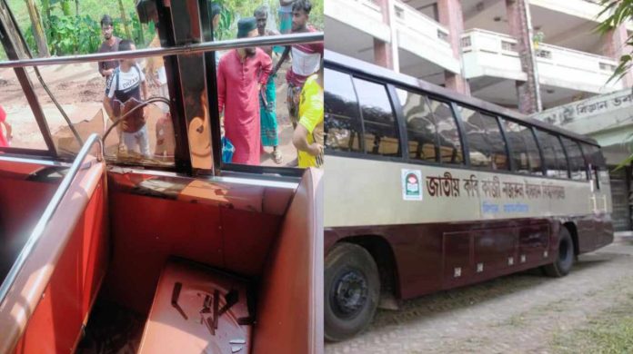 সড়ক দুর্ঘটনার কবলে নজরুল বিশ্ববিদ্যালয়ের শিক্ষার্থীবাহী বাস