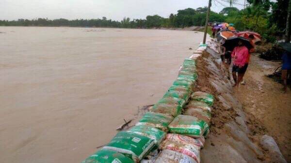 ৬৪ কোটি টাকা ভেসে গেলো নদীর জলে