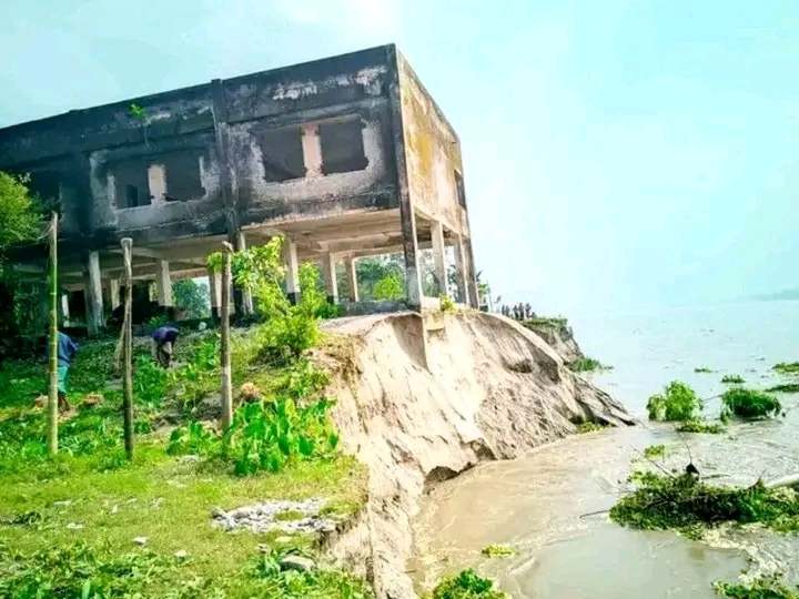 কুড়িগ্রামে বন্যার পানি কমলেও দেখা দিয়েছে ভাঙ্গন