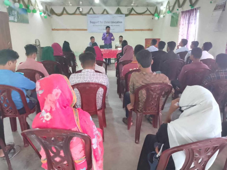 নীলফামারীতে গুড নেইবারস এর মাসিক টিউশন ফি প্রদান