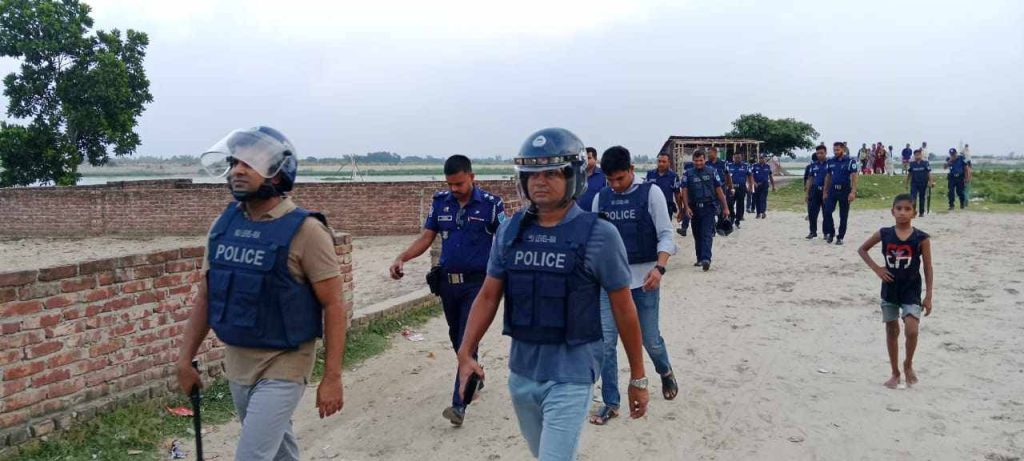 নরসিংদীতে অ'স্ত্র উদ্ধার ও সন্ত্রাস গ্রেপ্তারে পুলিশি অভিযান