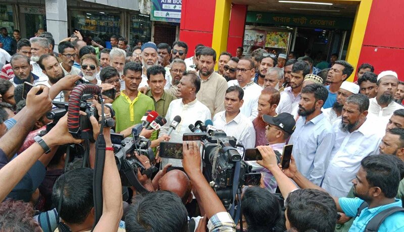 ববির আহত শিক্ষার্থীদের ভাড়া ফ্রী করলো বাস মালিকেরা