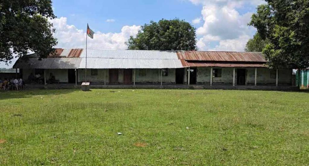 এক বিদ্যালয়ের ১৬ শিক্ষক-কর্মচারীই প্রধান শিক্ষকের আত্মীয়