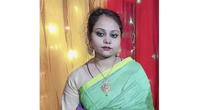 নওগাঁয় স্বামীর দেয়া আগুনে দগ্ধ সেই ফজিলাতুন মা'রা গেছেন