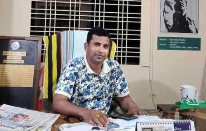 তেঁতুলিয়ায় ইউপি চেয়ারম্যানের অফিসে তালা, পরিষদে অনুপস্থিত চেয়ারম্যান