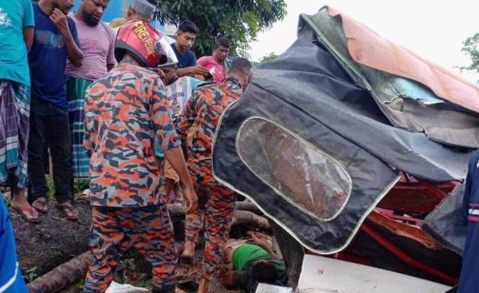 বাগেরহাটে সড়ক দুর্ঘটনায় স্কুল শিক্ষিকাসহ নি'হ'ত-৪