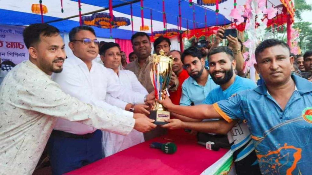 খেলাধুলার মাধ্যমে যুবসমাজকে অপকর্ম থেকে বাঁচাতে মাঠের বিকল্প নেই!