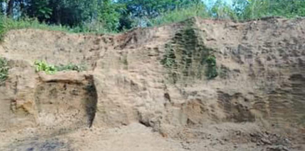 টিলা কেটে মাটি বিক্রি করায় ৫০ হাজার টাকা জরিমানা