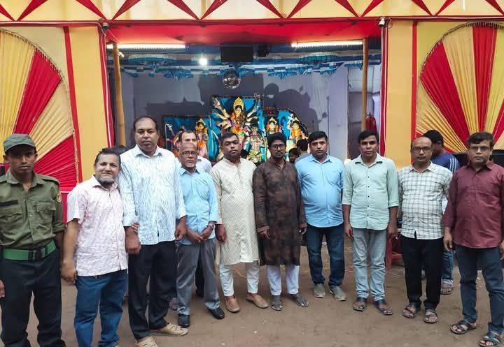 কুড়িগ্রামে শারদীয় দুর্গাপূজা উপলক্ষেবিভিন্ন মন্দির ঘুরে দেখেন গণঅধিকার পরিষদ