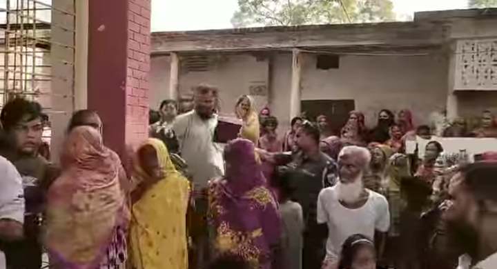 মান্দায় ছাত্রীকে যৌন হেনস্তার অভিযোগে শিক্ষক আটক