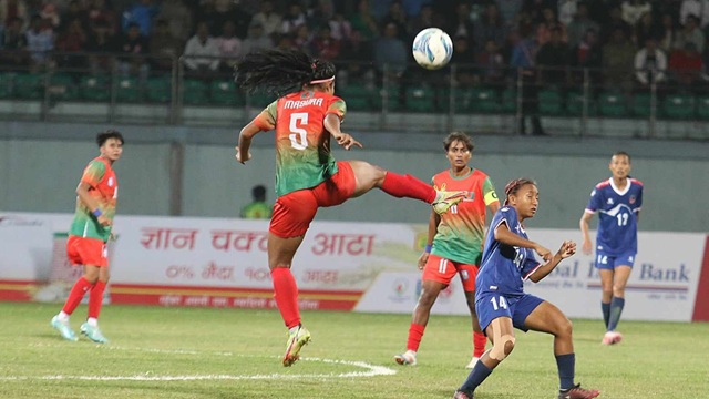গোল শোধে মরিয়া হয়ে খেলতে থাকে নেপাল। তবে শেষ পর্যন্ত আর কোনো গোল না হলে ২-১ গোলের জয়ে শিরোপা উৎসবে মাতে বাংলাদেশের মেয়েরা। এই নিয়ে সাফে টানা দ্বিতীয়বার চ্যাম্পিয়ন হলো সাবিনা খাতুনের দল।