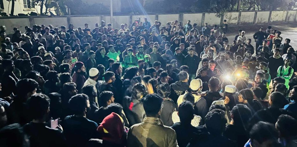 আইনজীবী সাইফুল হত্যায় ইসকনকে নিষিদ্ধের দাবিতে উত্তাল পবিপ্রবি