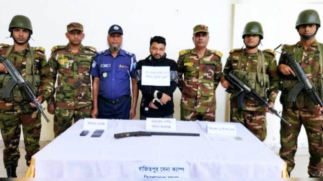 কিশোরগঞ্জে অস্ত্রসহ যুবদল নেতা গ্রেফতার.jpg