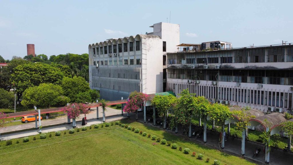 গণতদন্ত কমিশন: আরো ৬ দিন বাড়লো বাকৃবি শিক্ষার্থীদের অভিযোগ দাখিলের সময়সীমা