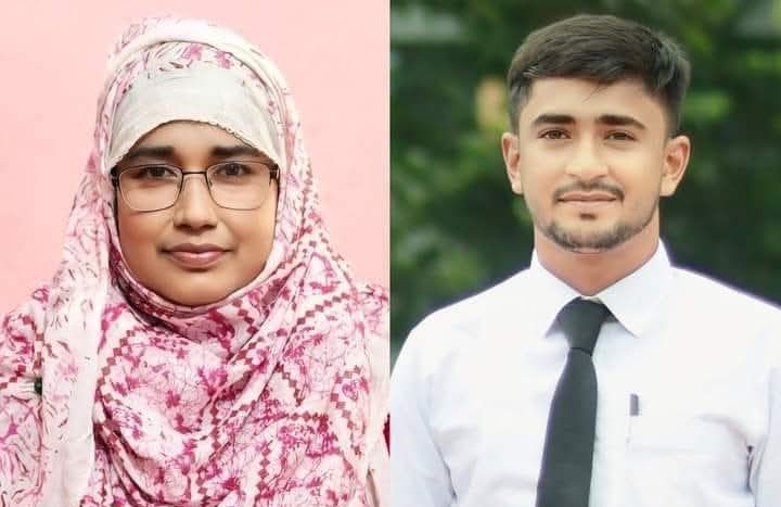 জয়পুরহাটে মা-ছেলের একসঙ্গে গ্রাজুয়েশন!