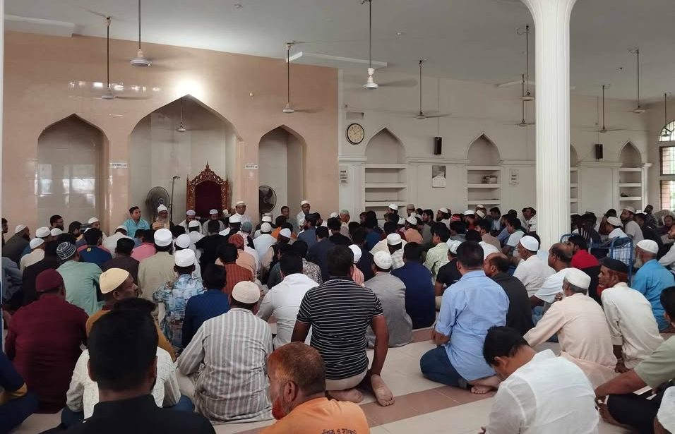 জাবি শিক্ষার্থী রাচির মৃত্যুতে প্রশাসনের উদ্যোগে দোয়া মাহফিল অনুষ্ঠিত