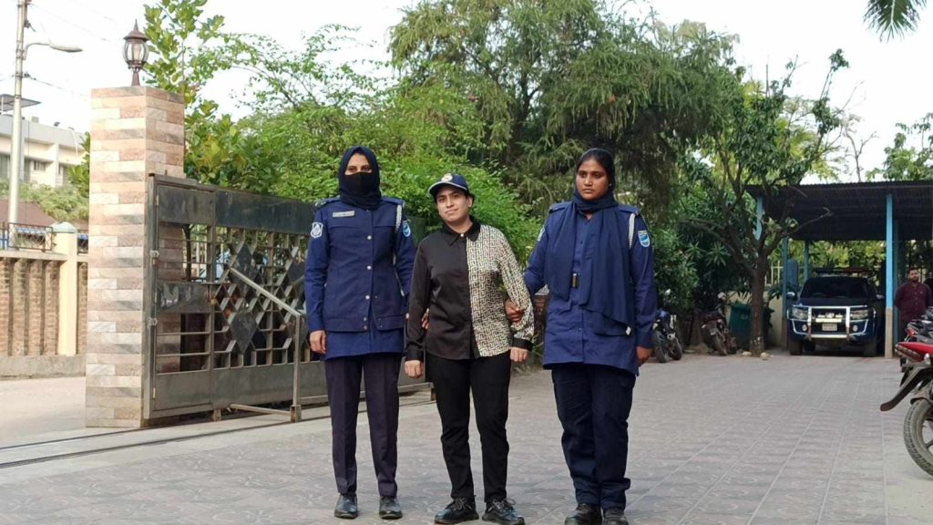 নারায়ণগঞ্জে প্রেমিক কে ৭ টুকরো করে হ'ত্যা, অবৈধ প্রেমিকা গ্রেফতার