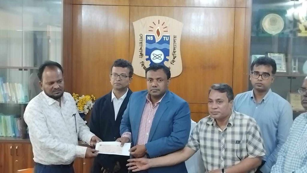 নিহত সিয়ামের পরিবারকে আর্থিক সহায়তা প্রদান নোবিপ্রবি প্রশাসনের