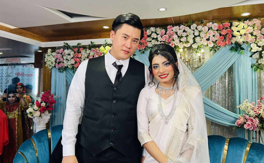 প্রেমিকার টানে দক্ষিণ কোরিয়া থেকে সাভারে এলেন তরুণ, হলেন মুসলিম