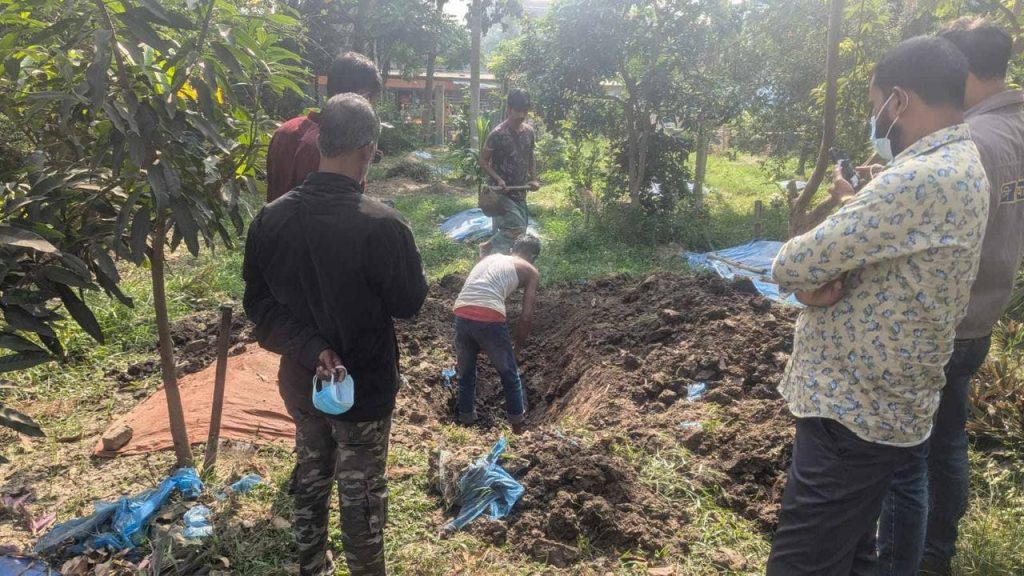 হেলিকপ্টার দেখতে গিয়ে গুলিবিদ্ধ হয়ে প্রাণ হারানো সুমাইয়ার মরদেহ উত্তোলন