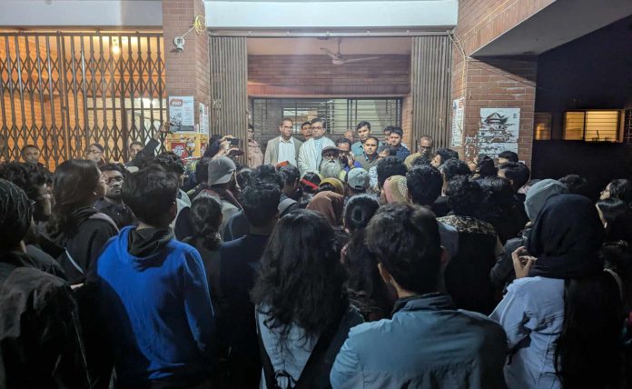 জাবিতে চারুকলা ভবন নির্মাণ নিয়ে মুখোমুখি দুই পক্ষ