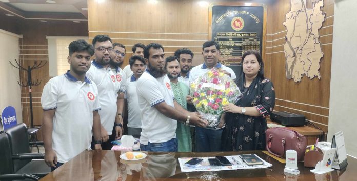 ভূঞাপরে নিউ লাইফ ব্লাড ব্যাংকের পক্ষে 'ইউএনও'  কে ফুলের শুভেচ্ছা