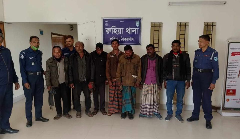 ঠাকুরগাঁওয়ে পুলিশের অভিযানে ৭ জুয়াড়ি আটক