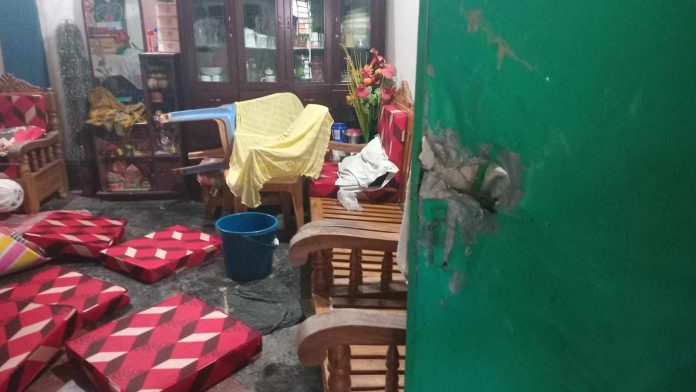 গফরগাঁওয়ে প্রাণনাশের হুমকির ভয়ে পালিয়ে বেড়াচ্ছে একটি পরিবার