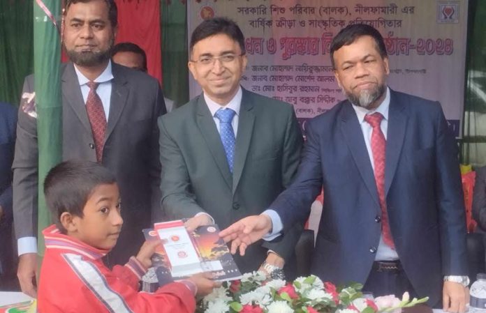 পিতামাতার আদর-স্নেহ শিক্ষকদের মাঝে খুঁজে পাই