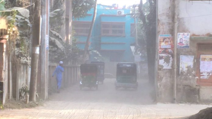 রায়পুরার সড়ক যেন ধূলাবালির স্বর্গরাজ্যে পরিণত