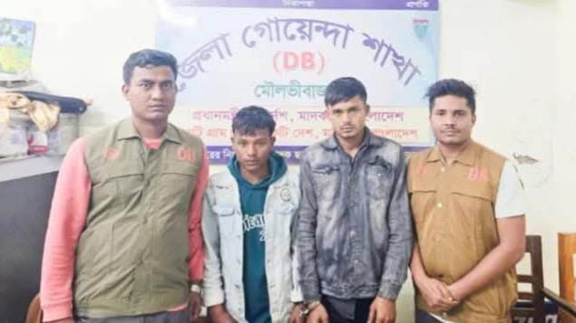 অবৈধভাবে আমদানিকৃত ১৮৮ বস্তা চিনিসহ আটক-২