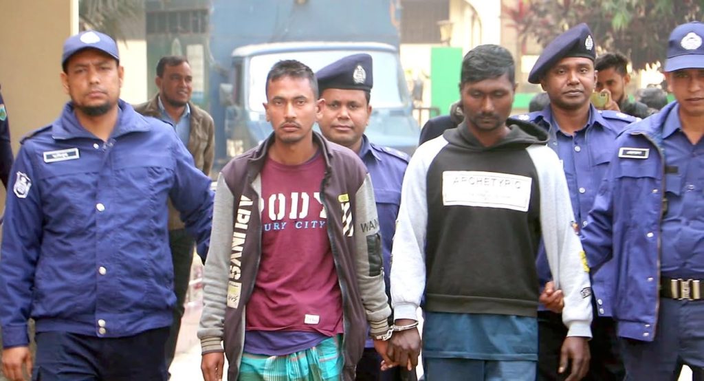 নওগাঁয় ডাকাতির সময় গৃহবধূকে গণধর্ষণ: গ্রেপ্তার ৭